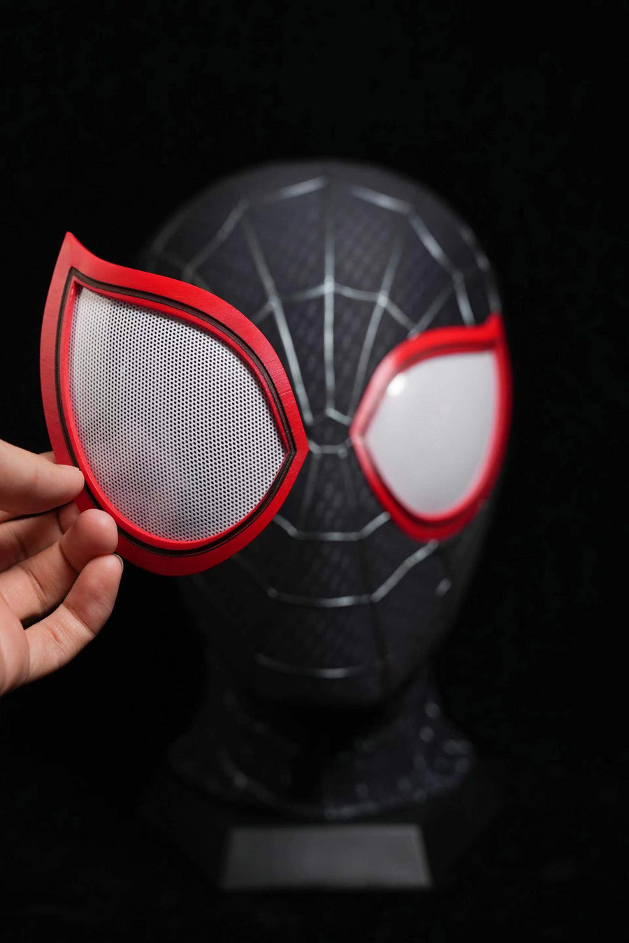 Black&Red Graffiti Style Mask - ageneon