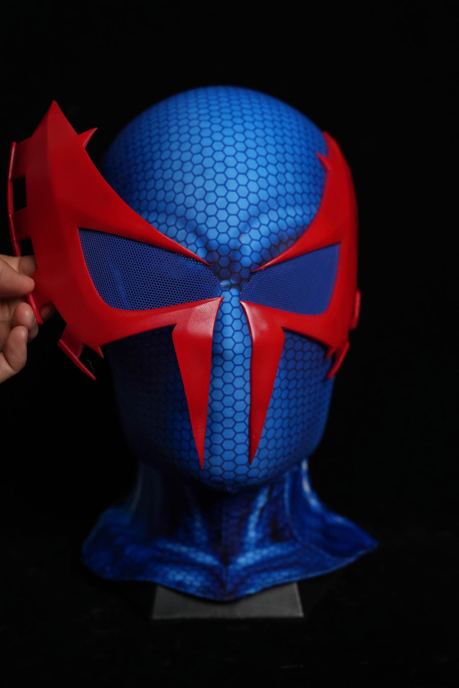Blue Variant Web-Pattern Mask with Face Shell - ageneon